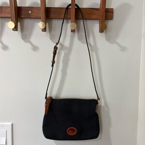 • Dooney & Bourke Women’s Nylon Pouchette •